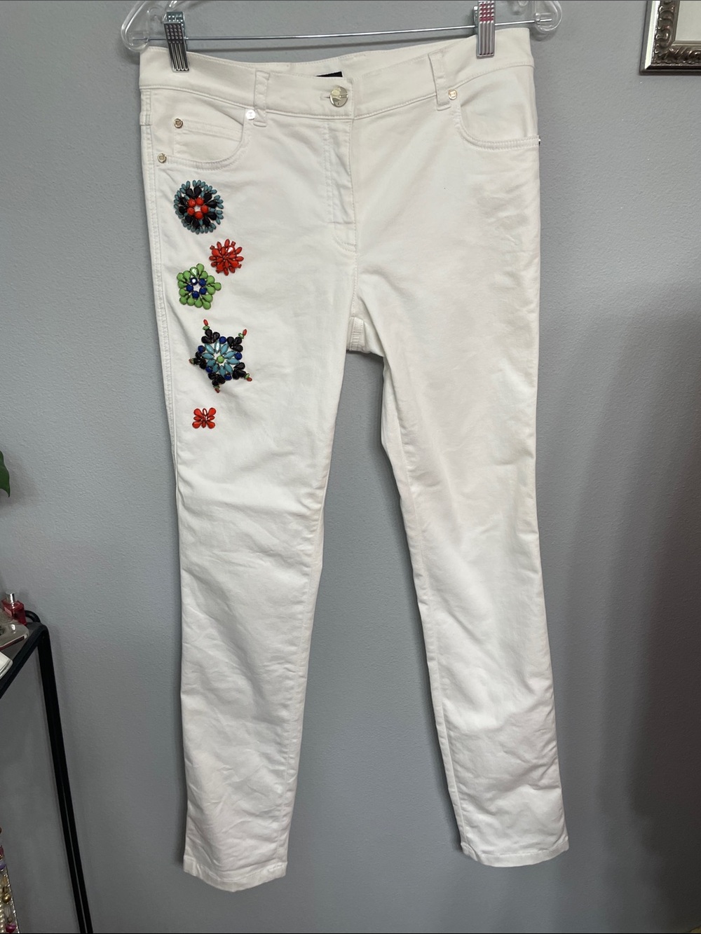 NWOT Escada Beaded Floral Embellished White Denim Jeans Size 38 / US 8